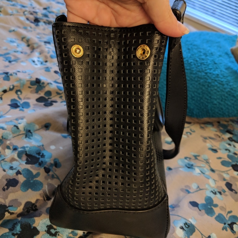 Tory Burch Robinson Perforated Double Zip bag - Picture 4 of 8